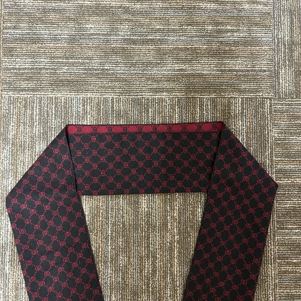 Gucci Scarf Shawl Red Black Stole GG Logo Unisex Wool Muffler Made in Italy